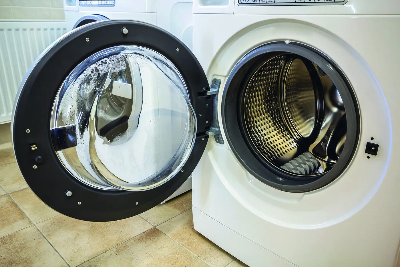 After each cycle, leave the door or lid of your washing machine open to allow the drum to dry completely.