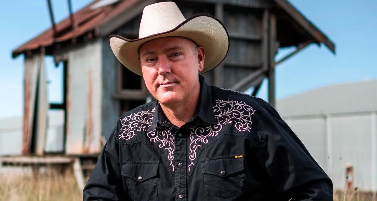 Justin Landers: Live entertainment at the Vic!