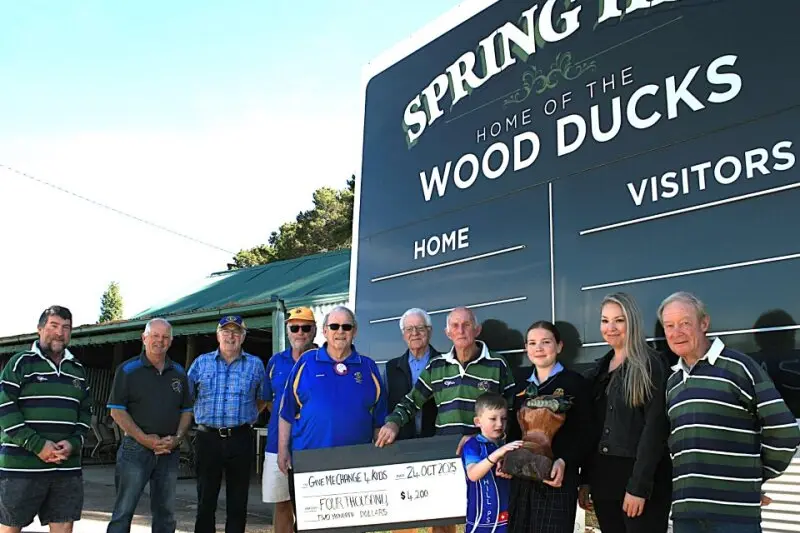 <p>Cheque hand-over for premi-babes after Spring Hill oldies rugby match at Spring Hill, from left, Emu Emulators\\u2019 Brian Ripps; Emulators President, Rob Nevins; Orange Lions Club\\u2019s Pat Mullins; Orange Lions Club\\u2019s Project Coordinator for Give me Change for Kids, Grame Eggleston; Spring Hill Hotel publican, Tony Bennett; the Emulators\\u2019 Clive Walker; local supporter, Chatelle Larfield; Grace and Blair Wigmore; and the Emulators\\u2019 Dave Field. Photo: Orange City Life</p>\\n