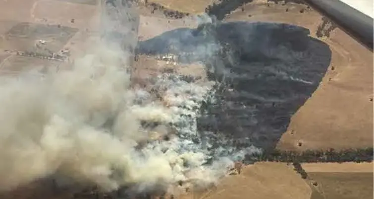 Persistent heatwave conditions fuel bushfire threat, as warning for Beni Road downgraded