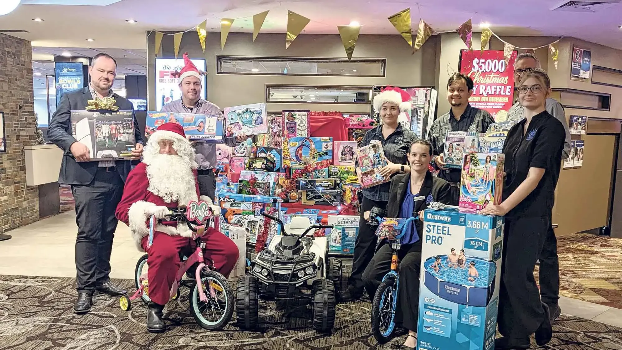 Christmas comes early to the Orange Ex-Services Club!