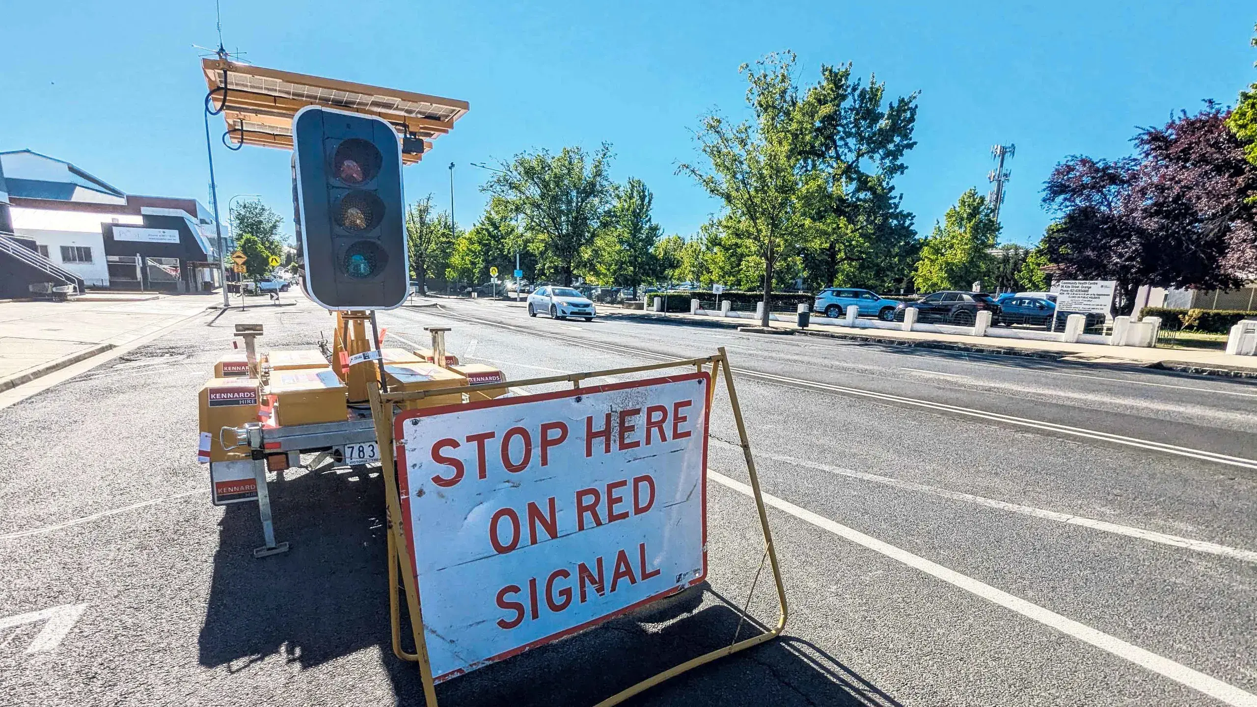 Free parking and temporary traffic light trial to temper traffic this festive season