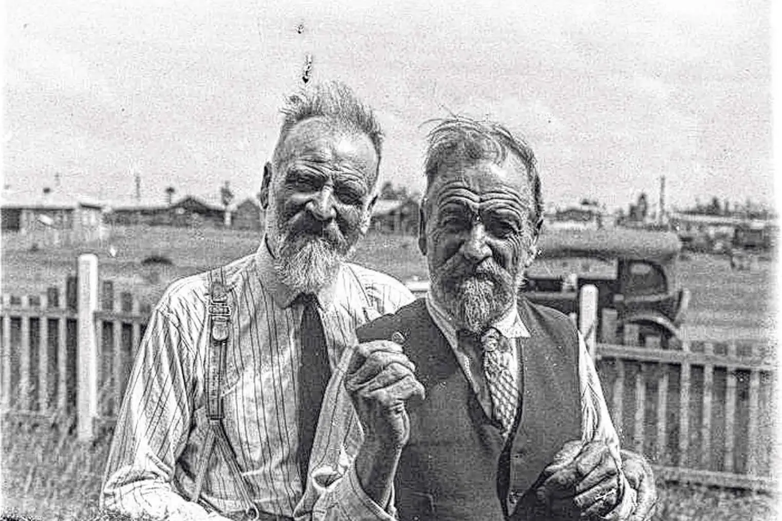 <p>Gold! Unnamed members of the Tom family holding a part of the nugget from the first payable gold in Australia. Photo: The Sam Hoods News Photo Series, State Library of NSW.</p>\\n