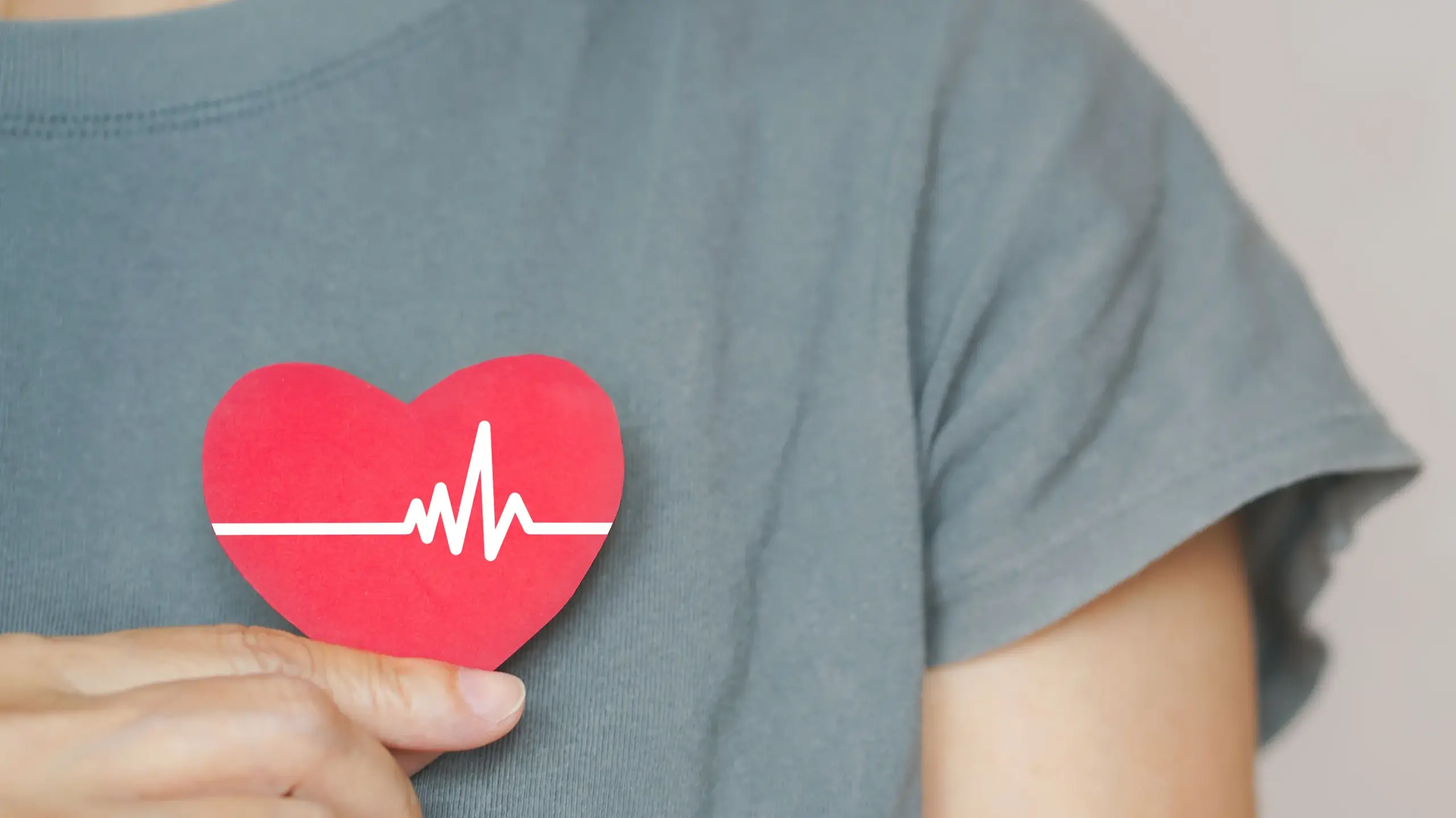 Major gaps miss women's heart attack risk and symptoms