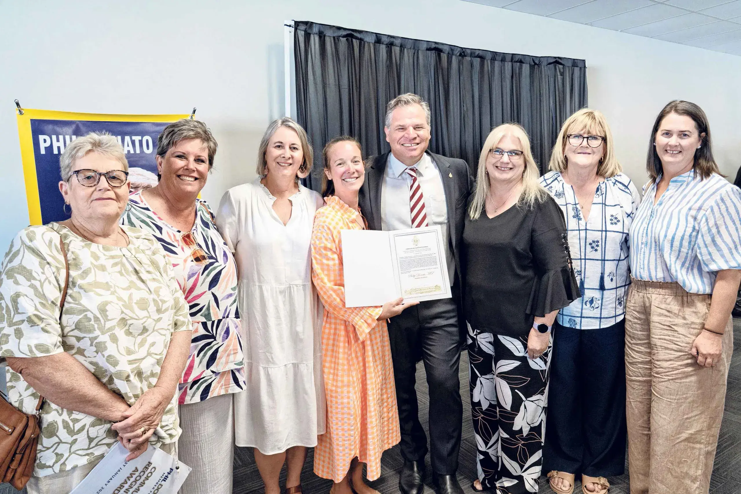 <p>Cumnock and District Progress Association members Carol Kerr, Rhonda Watt, Rose Maros, Cassandra Roberts, Heather Royce, Kerry Roberts and Angela Bruce, with Phil Donato.</p>\\n