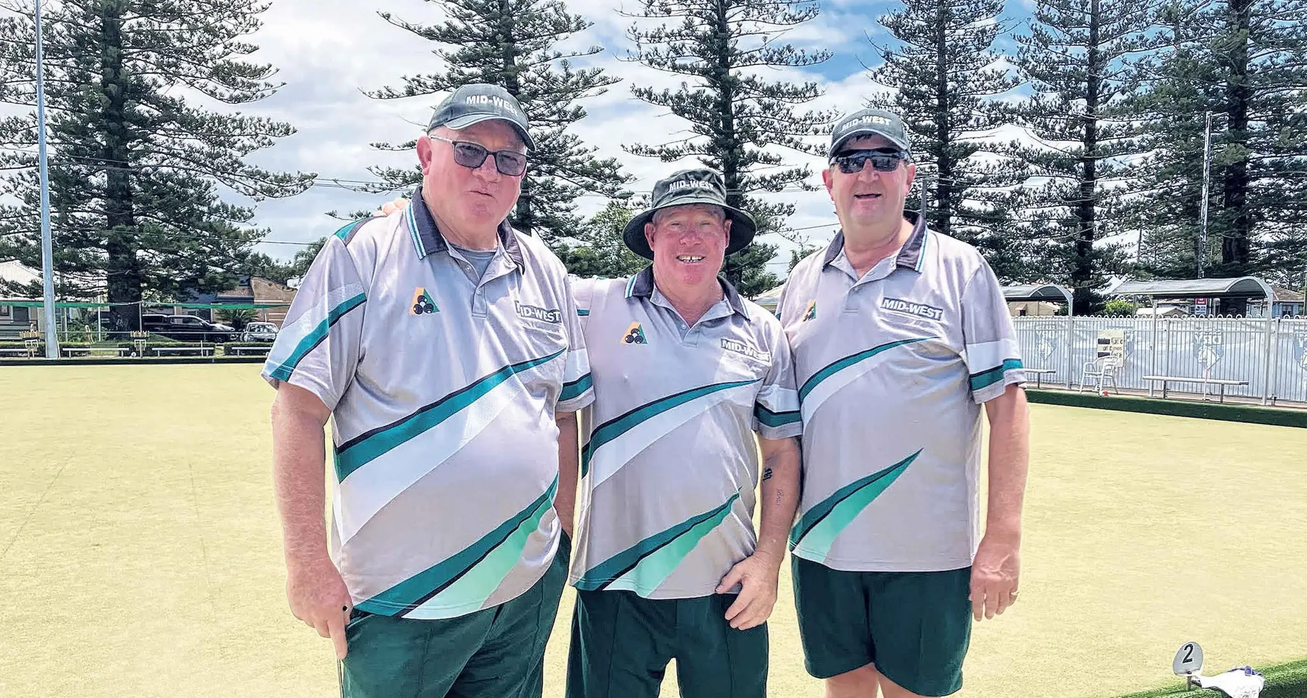 Hawks football club hosts Barefoot Bowls event