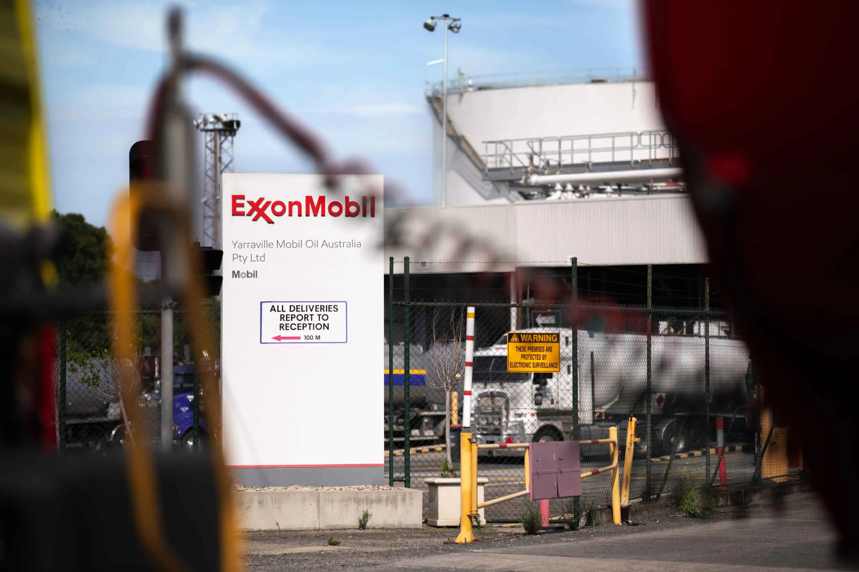 <p>The number of service stations running out of petrol and diesel is growing each day. Photo: AAP/Jay Kogler</p>\\n