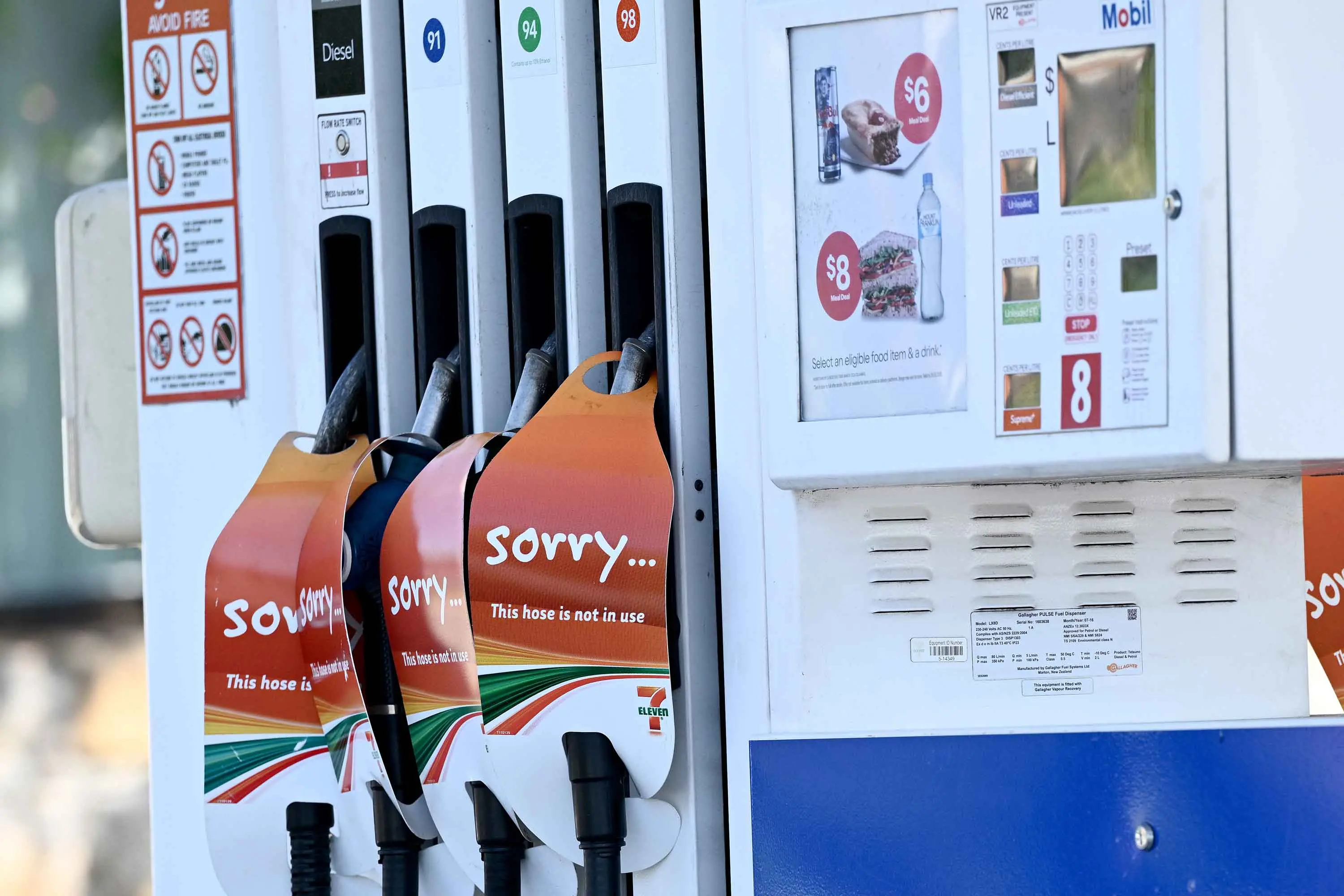 <p>Hundreds of service stations have run out of at least one type of fuel as demand outstrips supply. Photo: AAP/Dan Himbrechts</p>\\n
