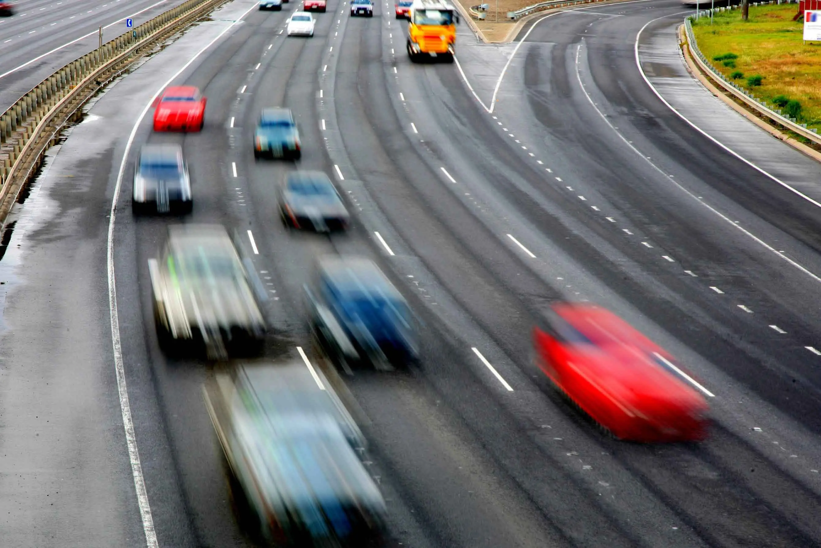 <p>The Victoria Pass closure is severely impacting 12,000 daily vehicle movements and is projected to cost the Central West billions in lost productivity.</p>\\n