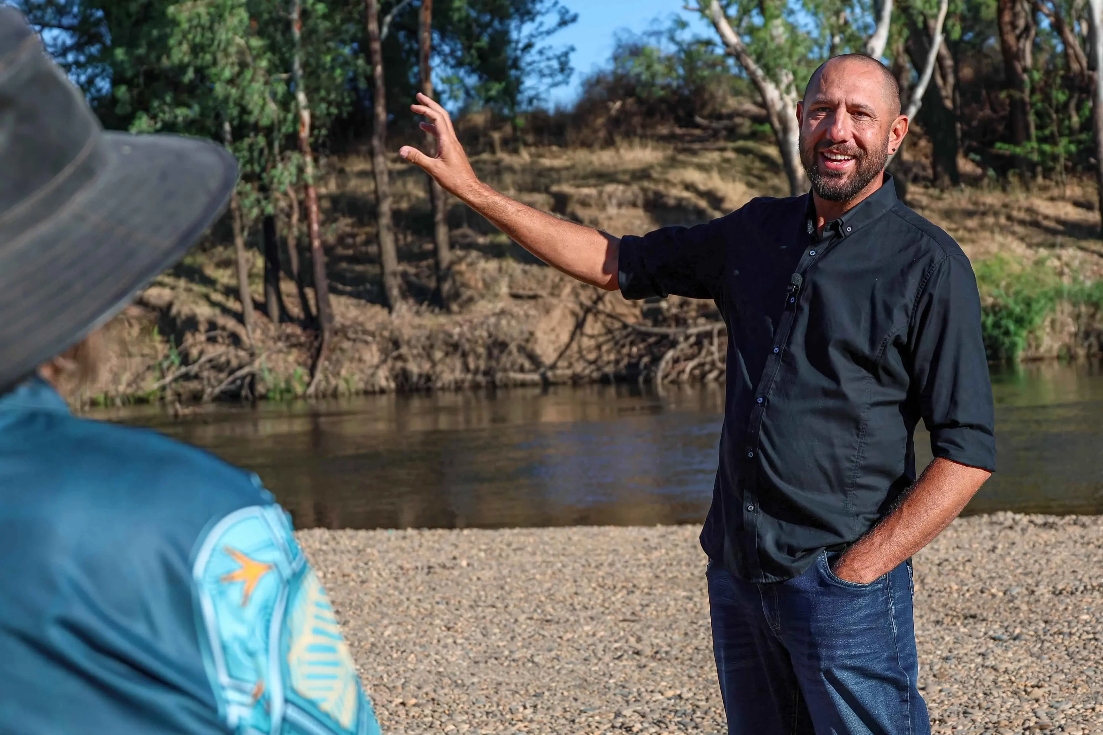 <p>Orange born-and bred Aboriginal artist, Nathan Peckham, recently completed a striking corporate work for the NSW Natural Resources Access Regulator (NRAR). </p>\\n