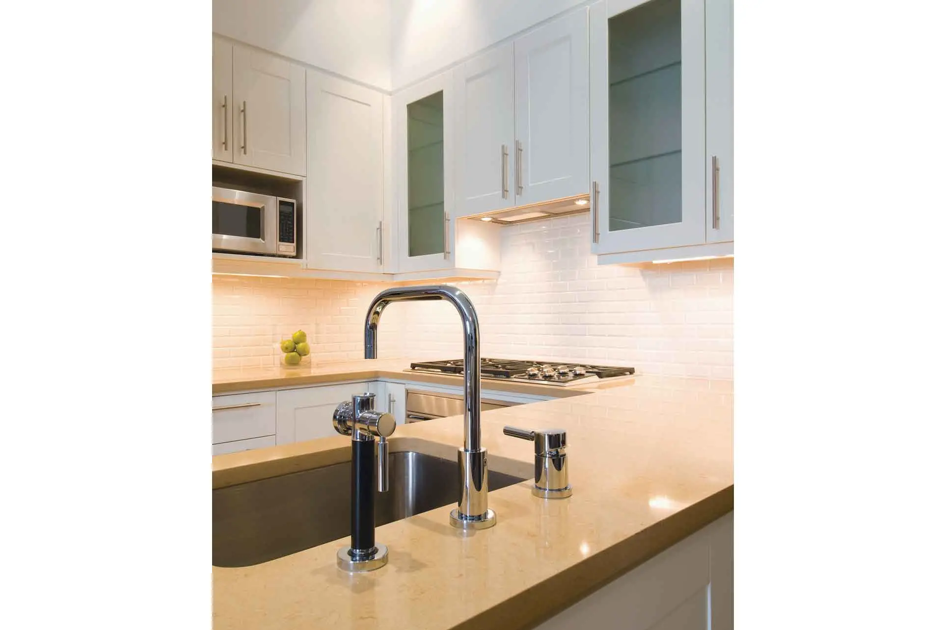 <p>It\\u2019s important to have a functional kitchen, one that reflects your tastes as well as the latest trends in interior design.</p>\\n