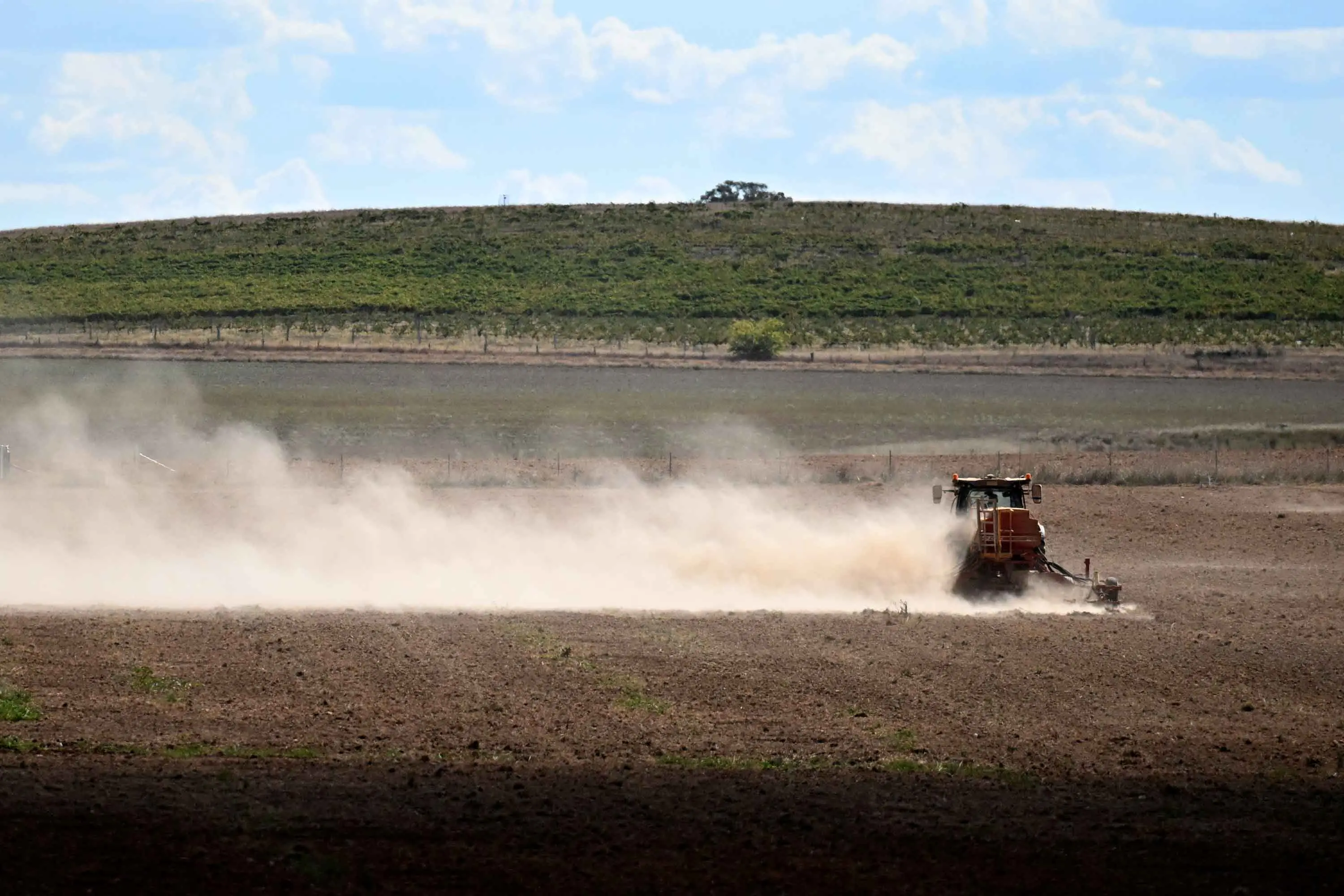 <p>Farmers will have access to fertiliser supplies under a deal struck by the federal government. Photo: AAP/Dean Lewins</p>\\n