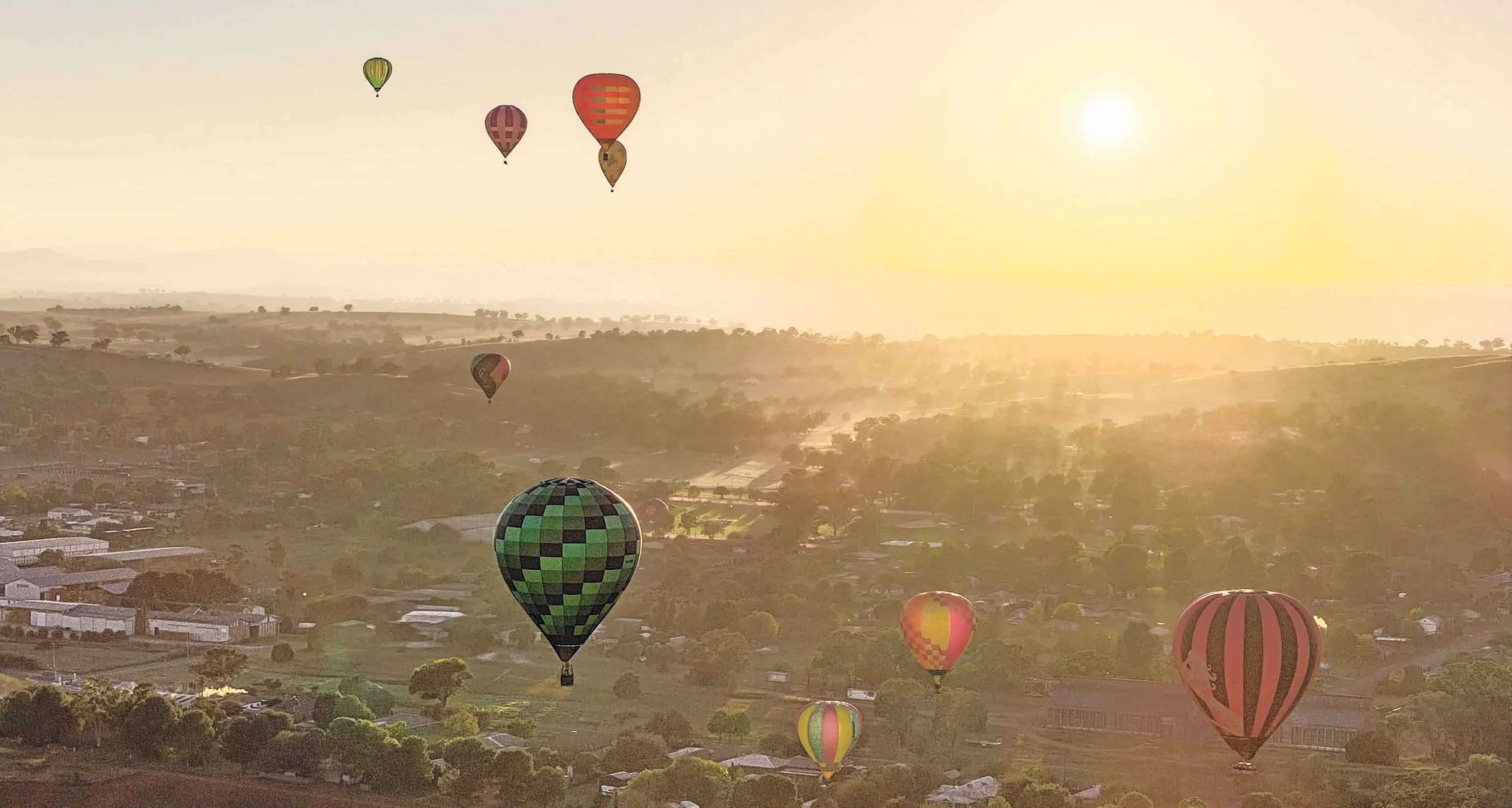 Lift Off! Magic shots of Canowindra Balloon festival