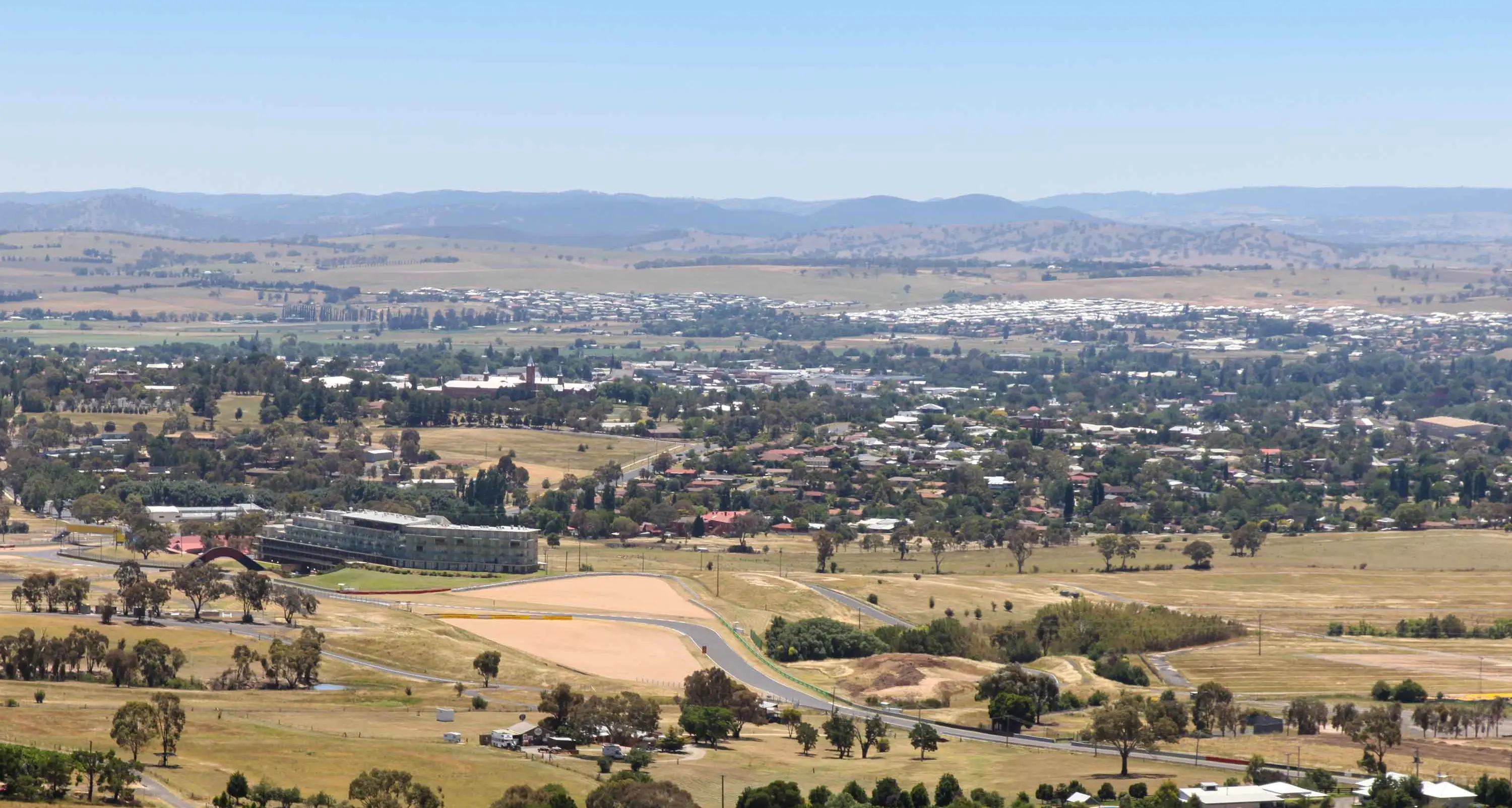 Australians move to regions seeking affordable housing