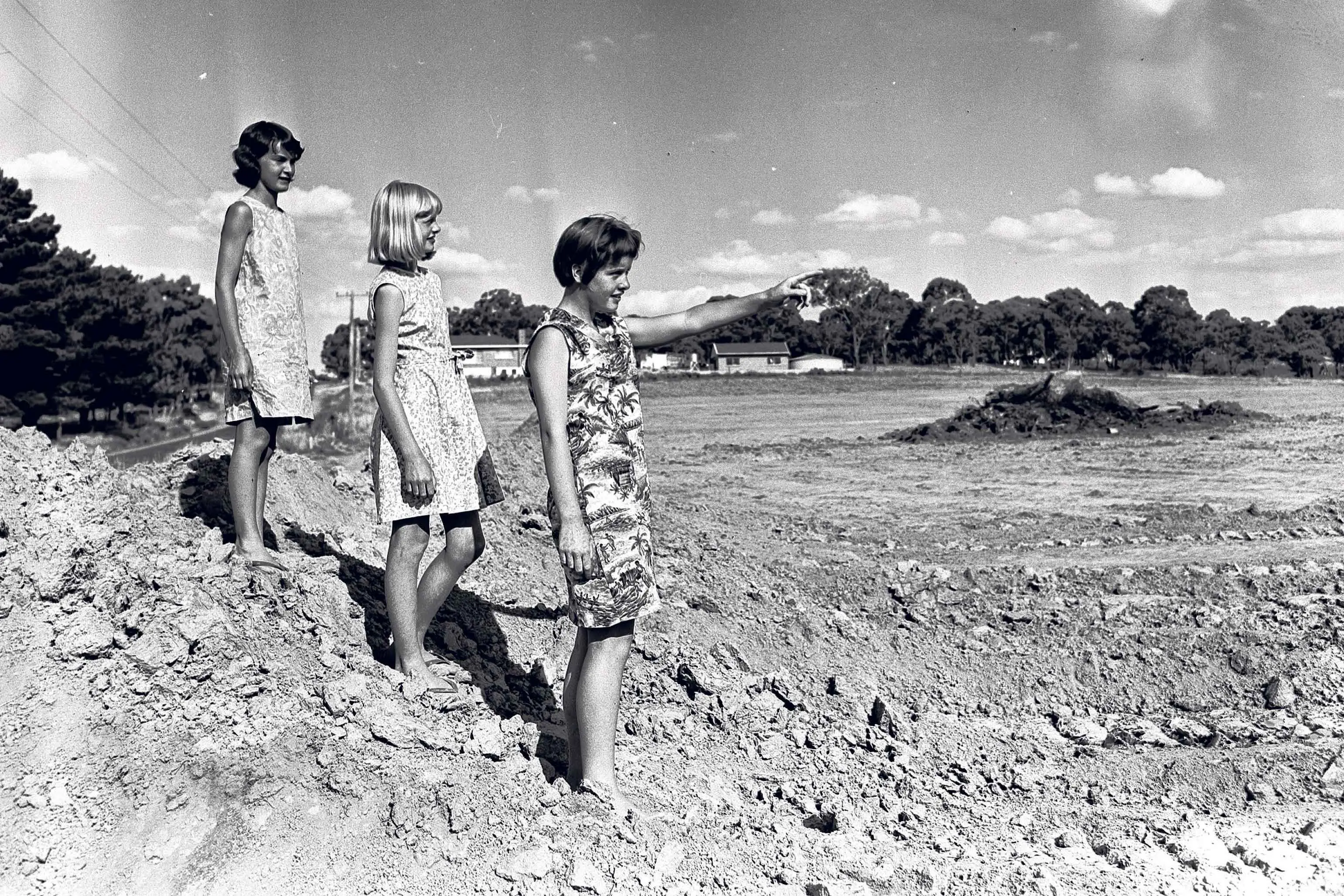 A class without a classroom: Early days of The Canobolas High School