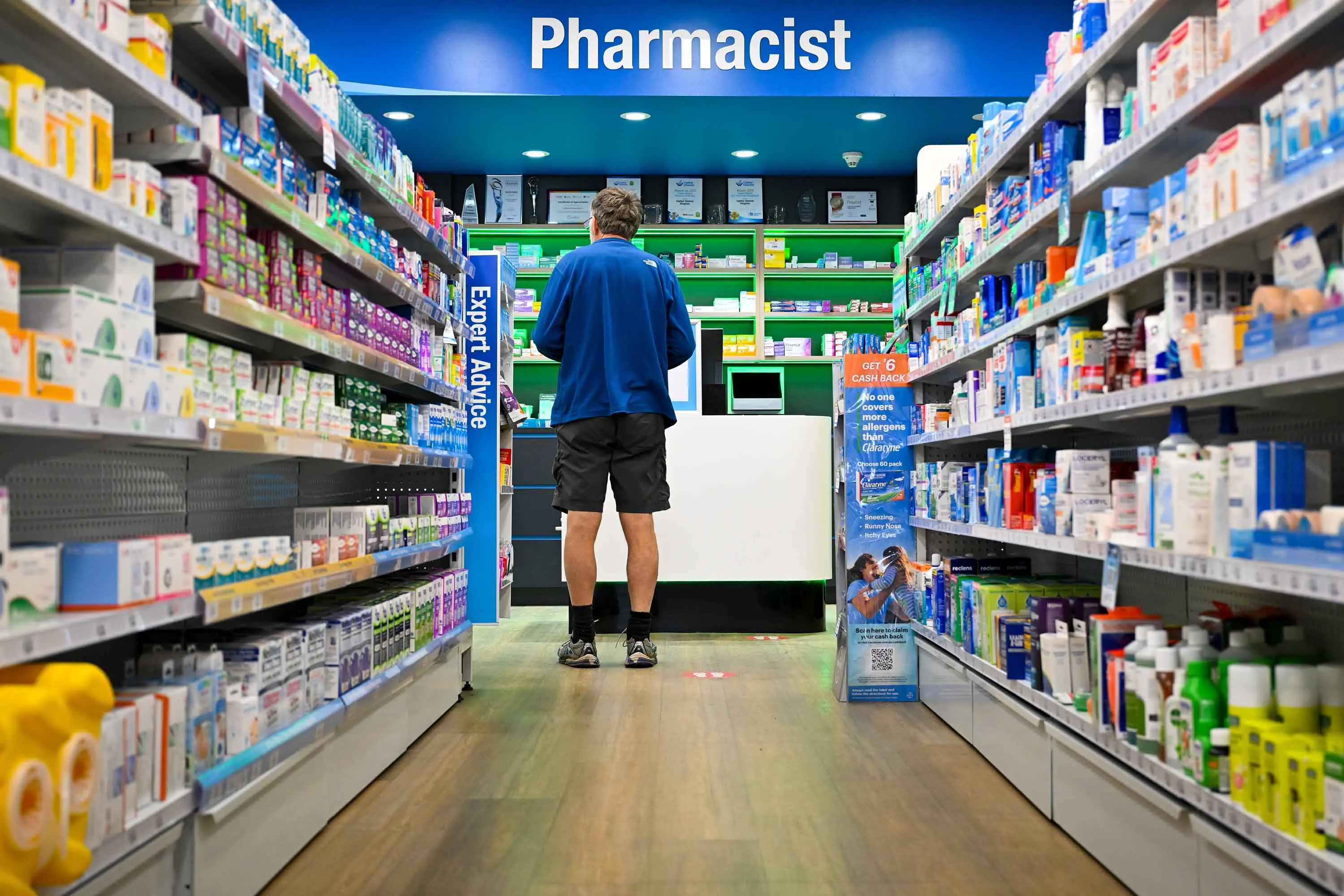 <p>The Pharmacy Guild of Australia is pushing to expand pharmacists\\' powers to prescribe medications. Photo: AAP/Lukas Coch</p>\\n