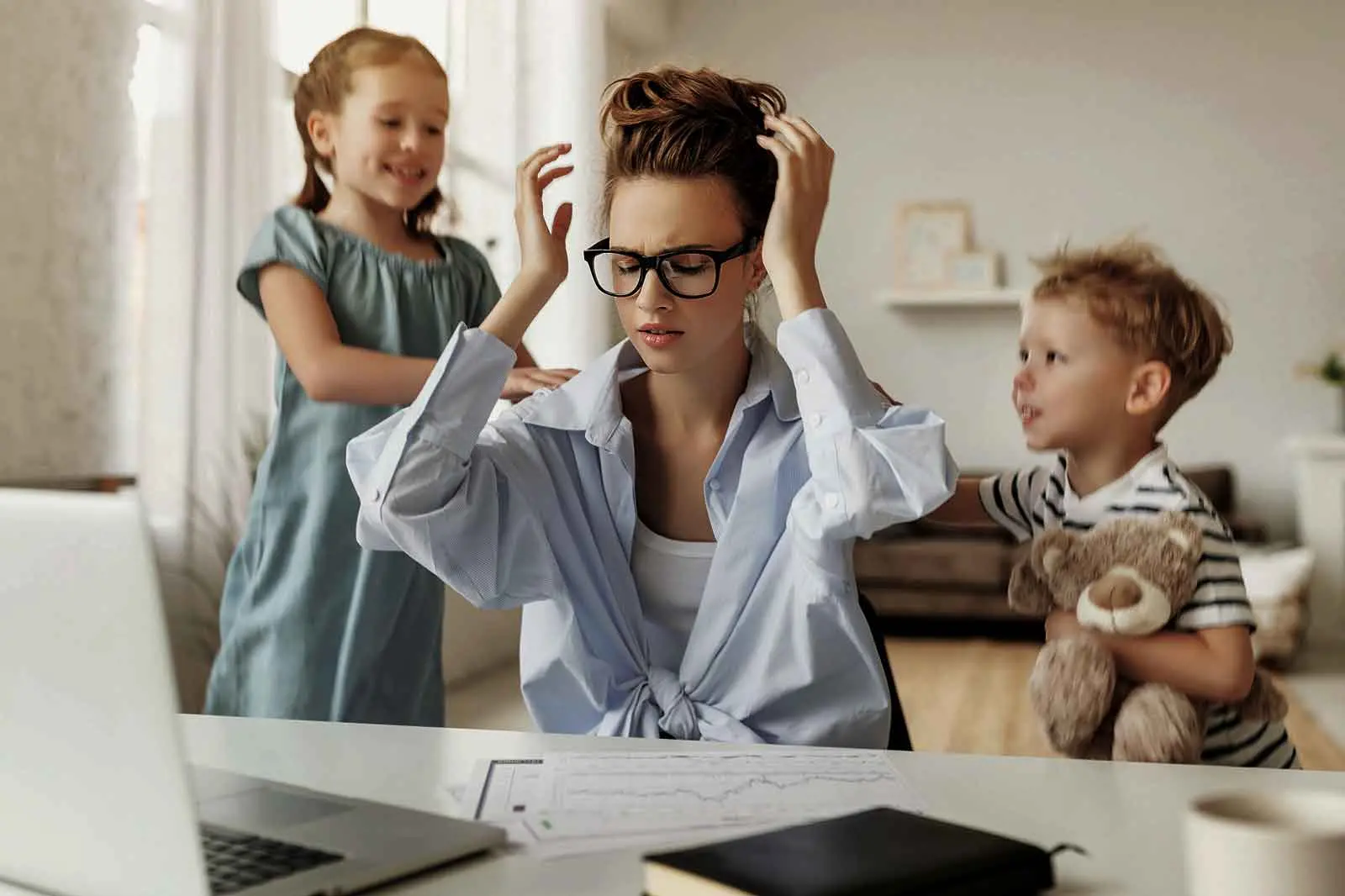 <p>Flexible work arrangements, clear priorities and regular self-care can help achieve a healthier work-life balance and reduce stress.</p>\\n
