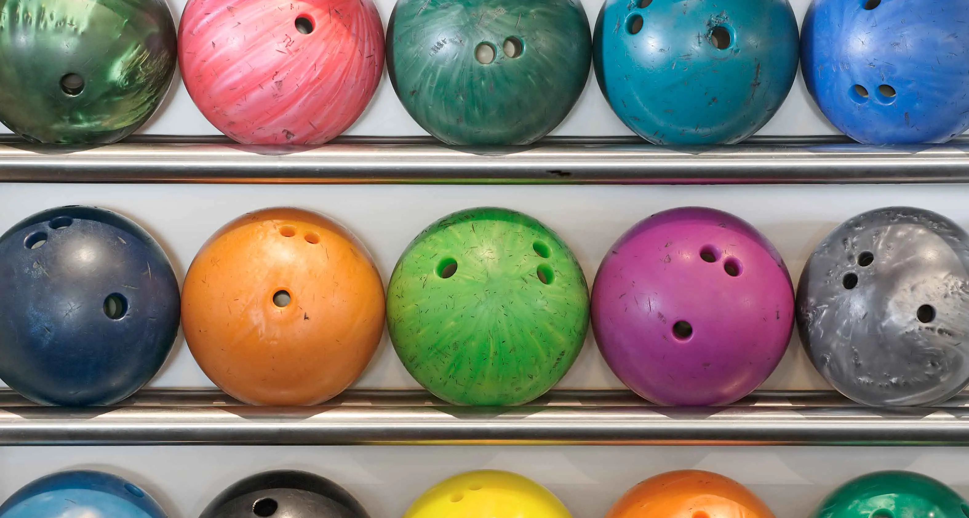Hudson Howard dominates bowling league