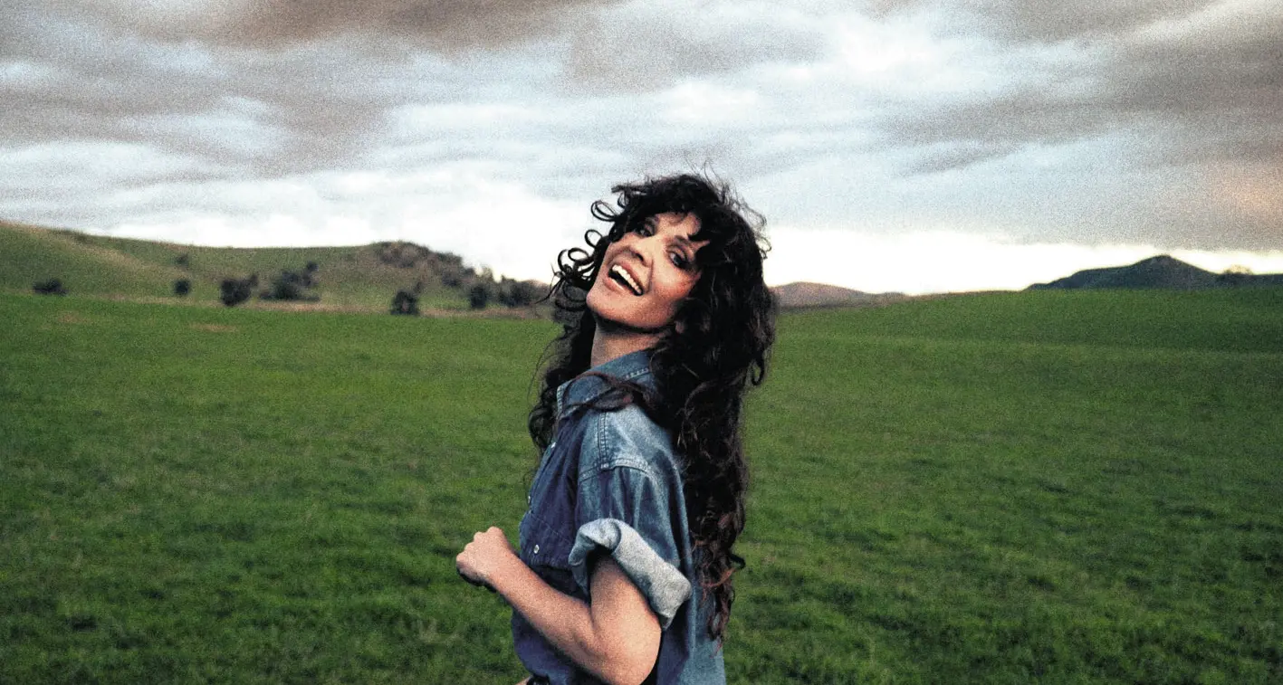 From Glastonbury to Aussie bush venues, country gal Fanny loves touring life