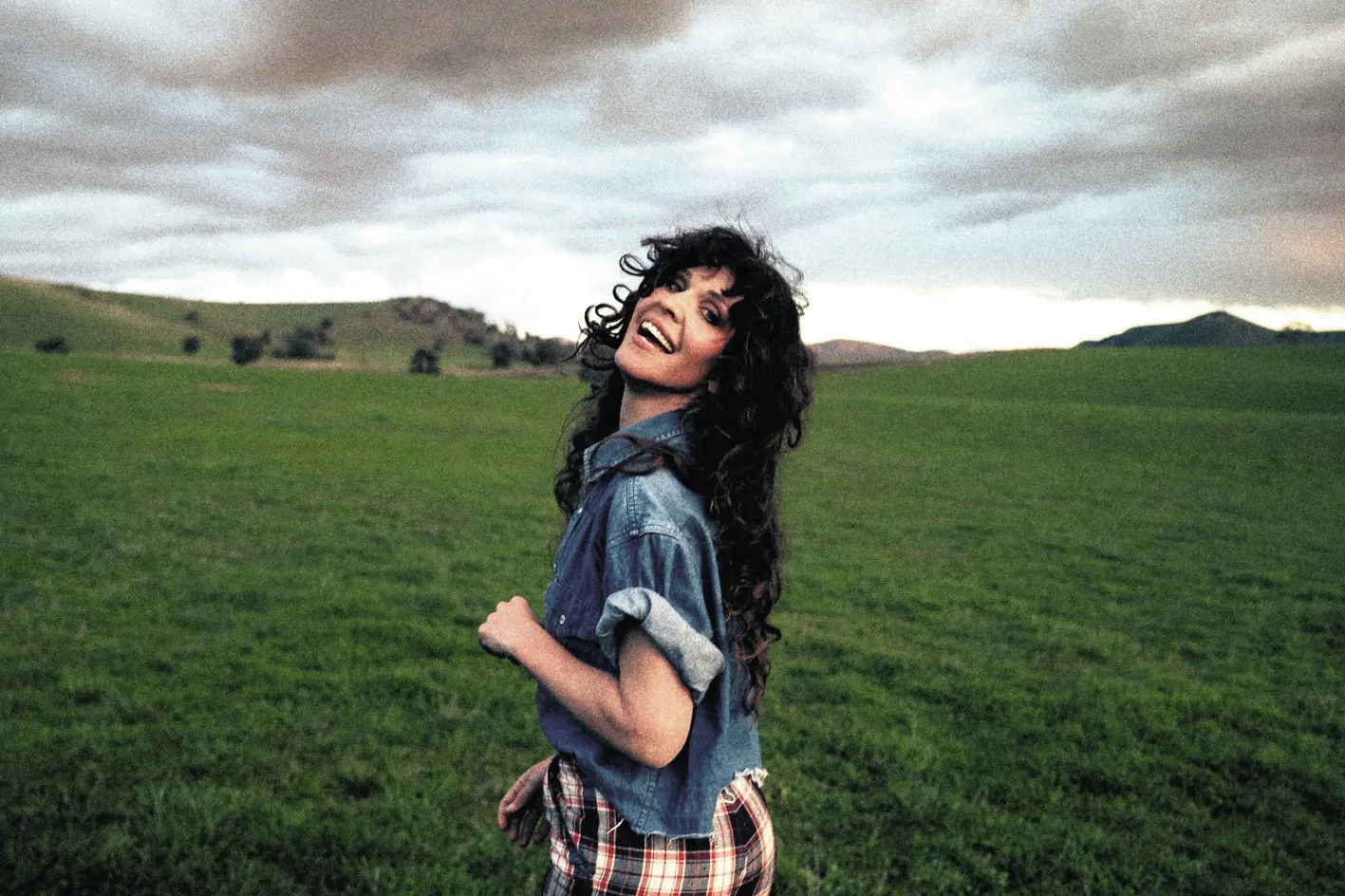 From Glastonbury to Aussie bush venues, country gal Fanny loves touring life