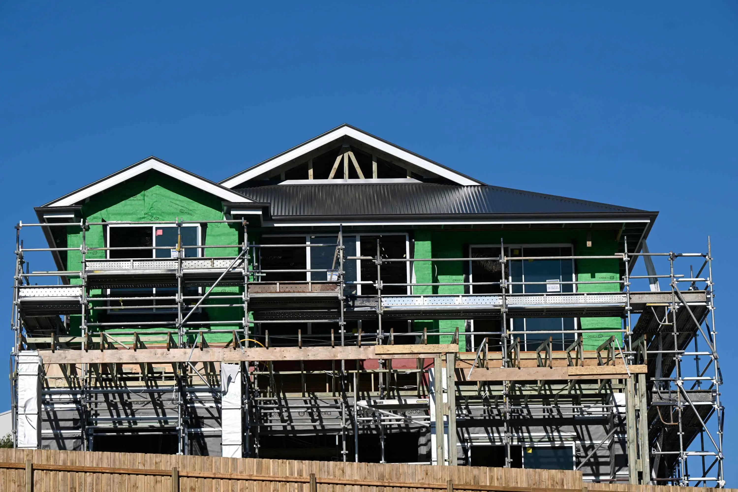 Housing approvals rebound, but still behind targets