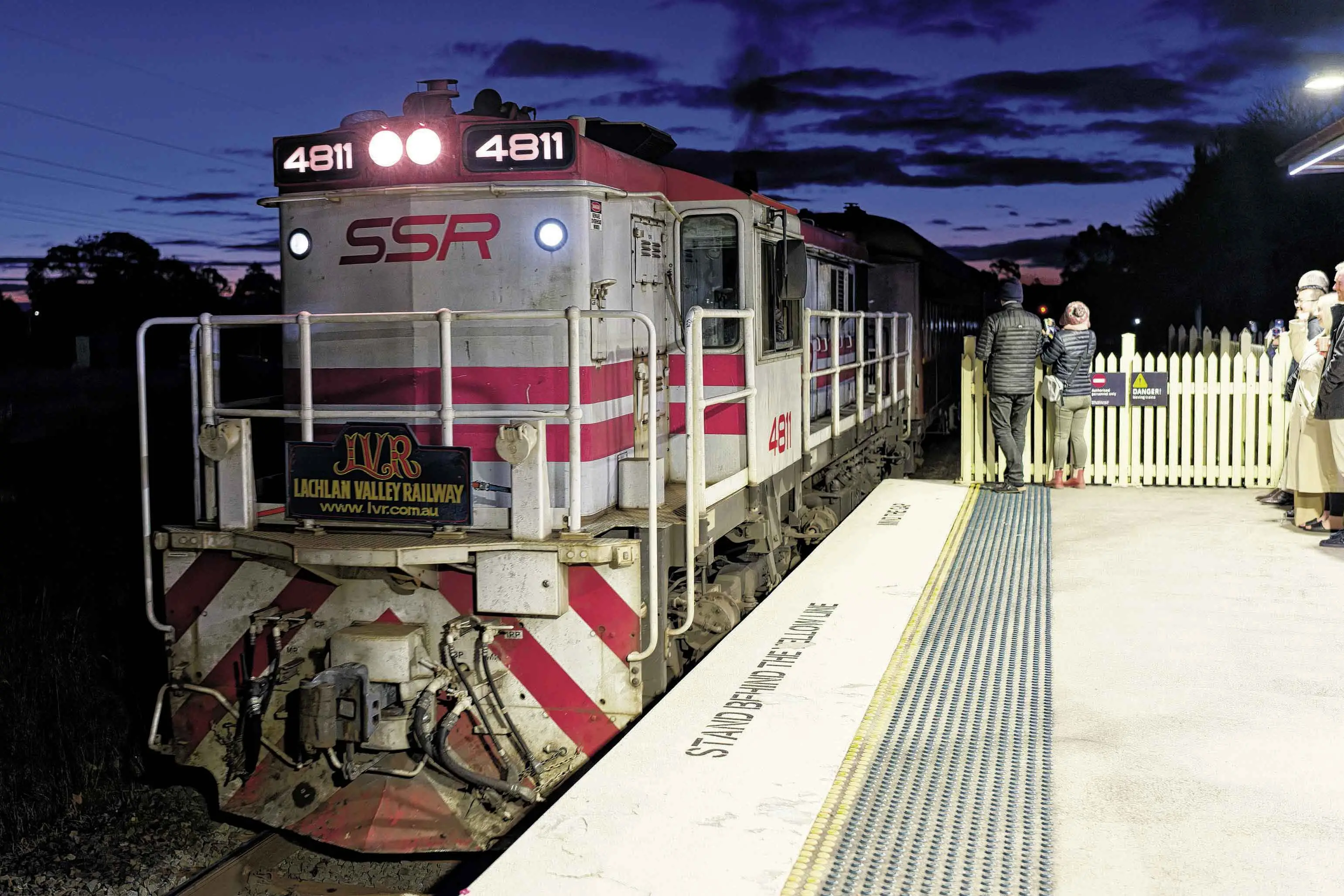 <p>The \"Fire Train\" arriving in Millthorpe from Orange, run by Lachlan Valley Railway. Photo: Orange City Life. </p>\\n