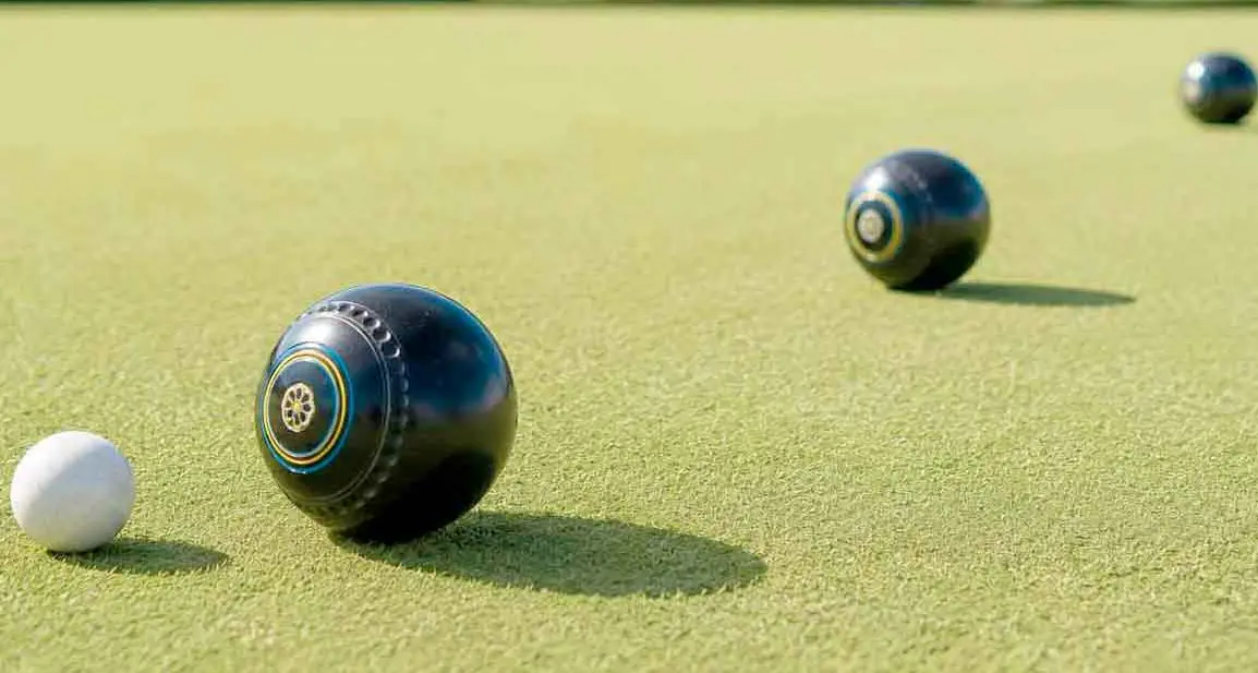 Country Club bowlers back in action after Tuesday washout