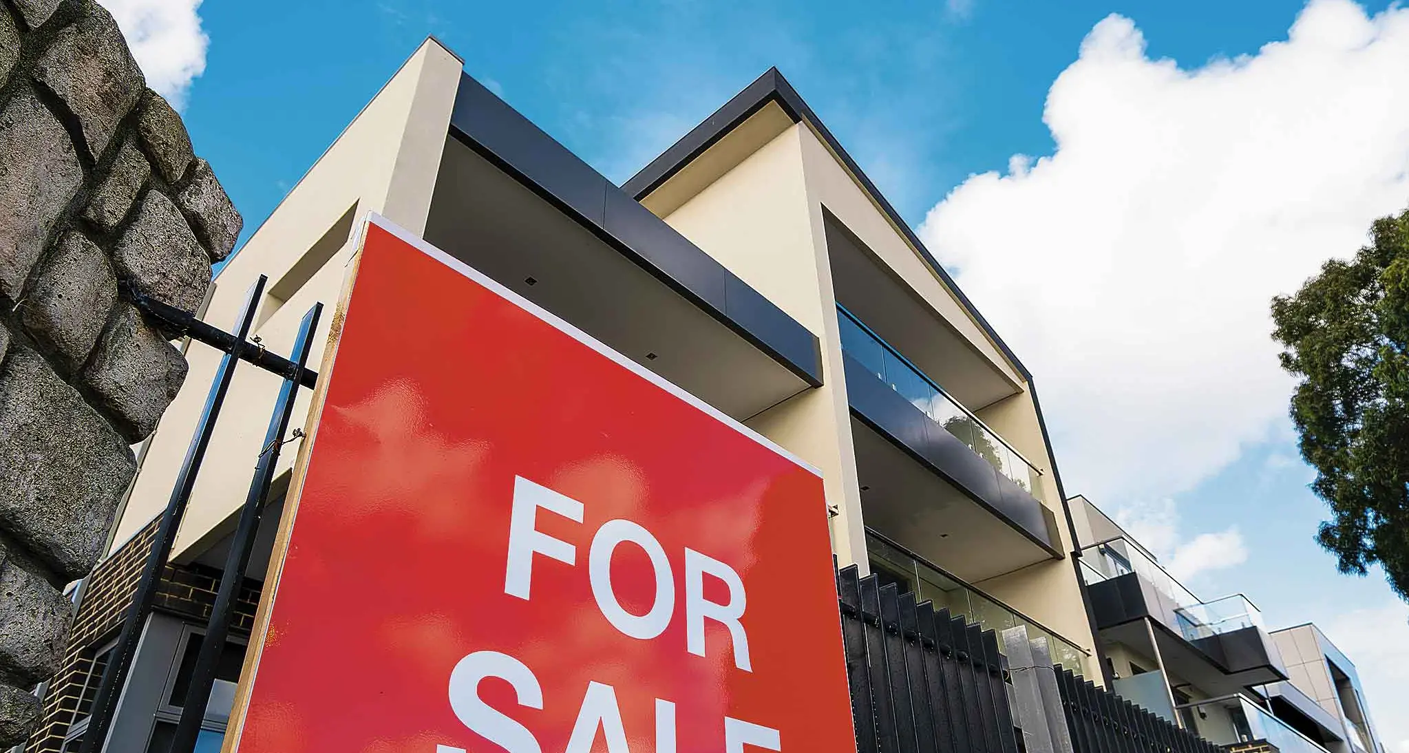 Home buyers in 'driver's seat' but owners holding fire