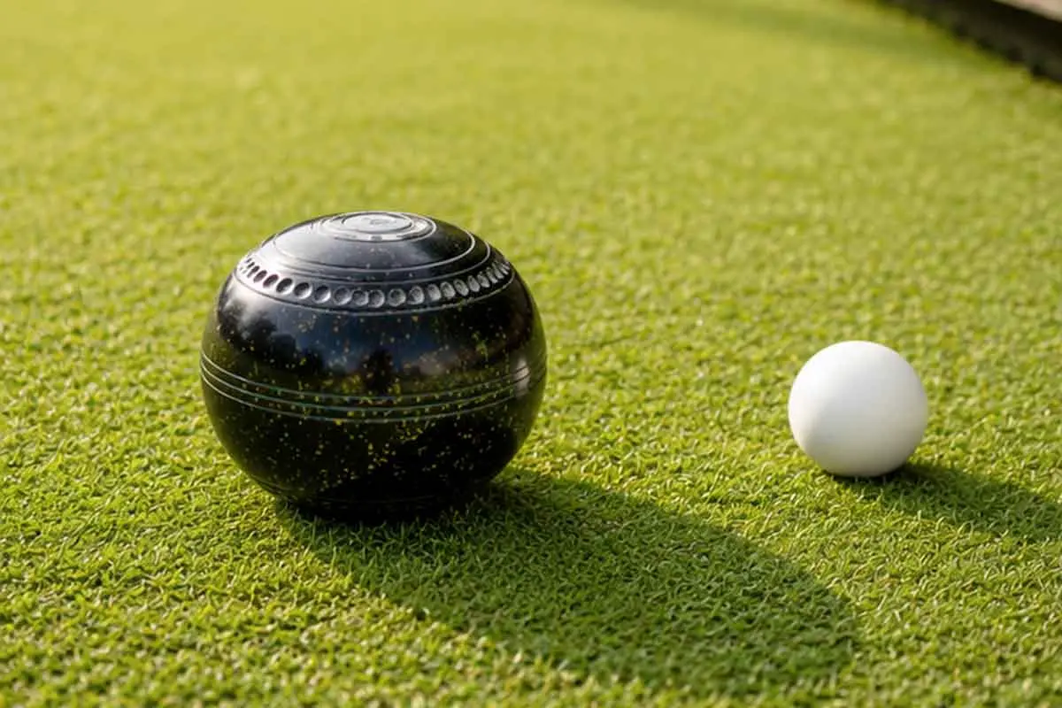 Country Club bowlers welcome Jenny Webb back to the greens