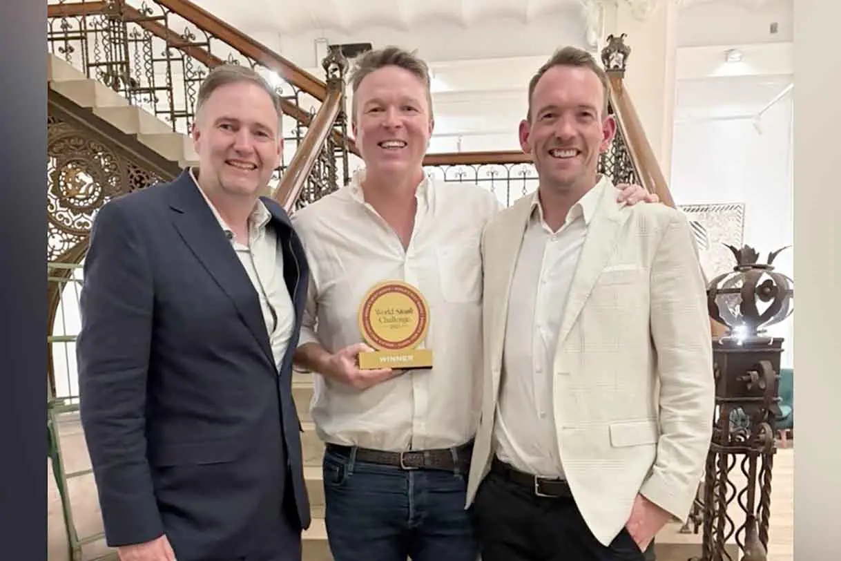 <p>Jack\\'s Creek managing director Patrick Warmoll (centre) shows off the gong for World\\'s Best Wagyu. Photo: AAP/Supplied</p>\\n