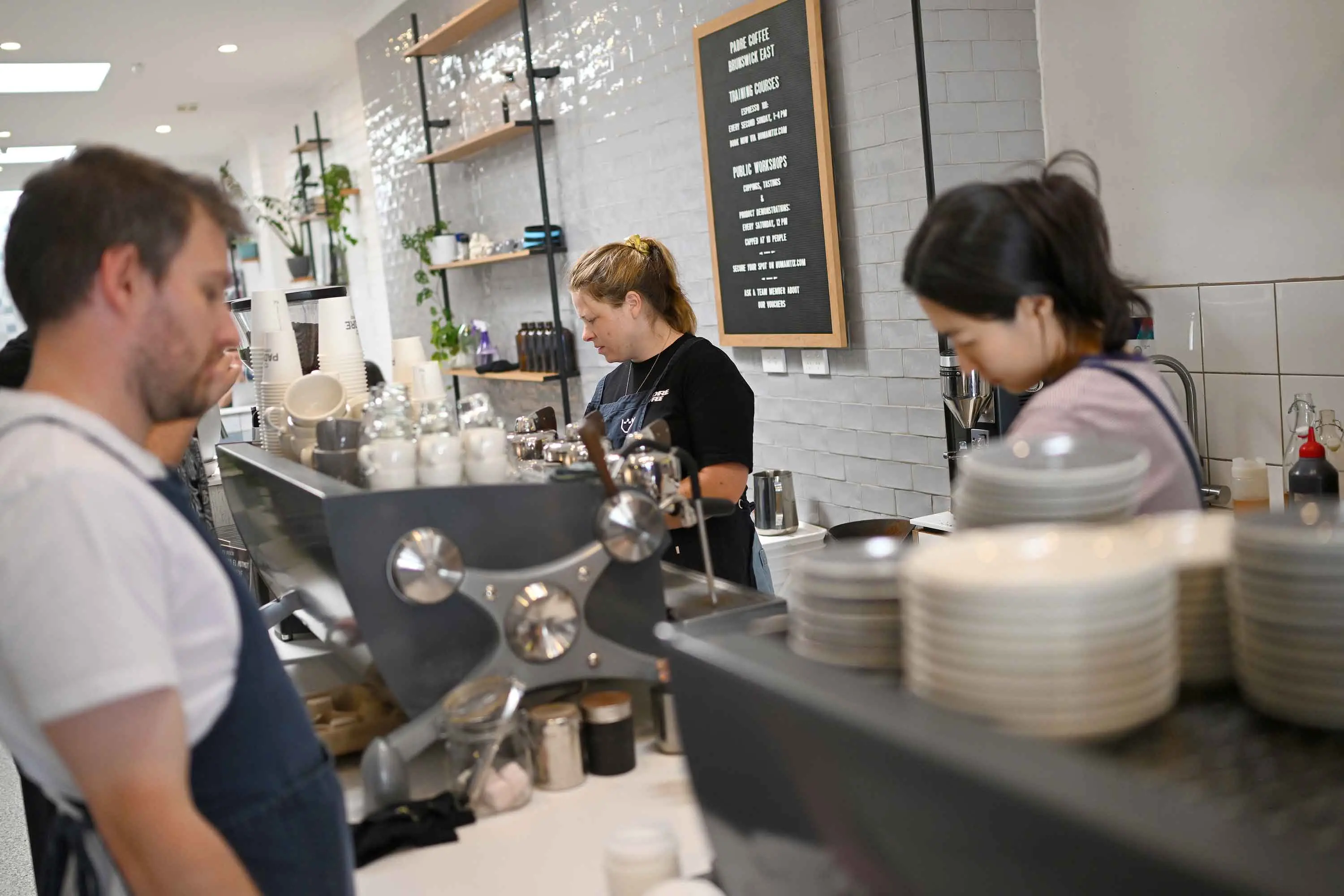 <p>Cafes and restaurants are being warned to expect a downturn as customers manage tight budgets. Photo: AAP/James Ross</p>\\n