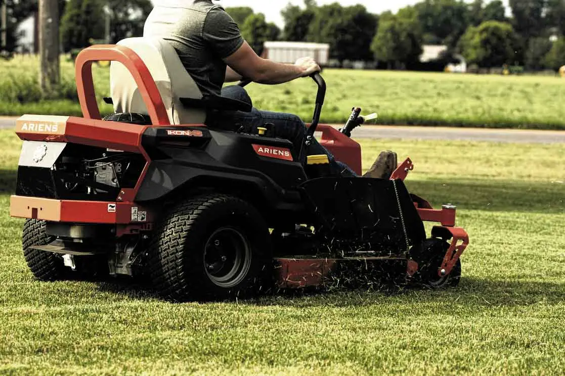 <p>With three decades general gardening experience, Tom Turla loves his work! Photo: Unsplash.</p>\\n